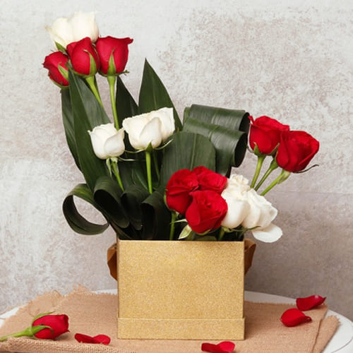 Special Box Arrangement of Red n White Roses