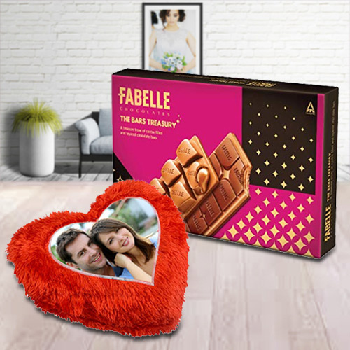Exclusive ITC Fabelle Chocolate Box with Personalized Cushion