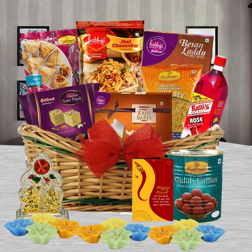 Wonderful Sweets N Savory Gift Hamper