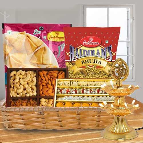 Remarkable Sweet N Savory Gift Hamper for Diwali