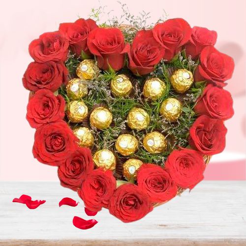 Gorgeous Heart Shape Roses n Ferrero Rocher Bouquet