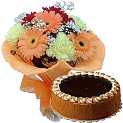 Pretty Mixed Flowers Bouquet N Eggless Cake